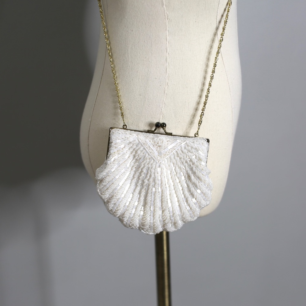 Vintage Small Beaded Purse White Gold Tone Hardware